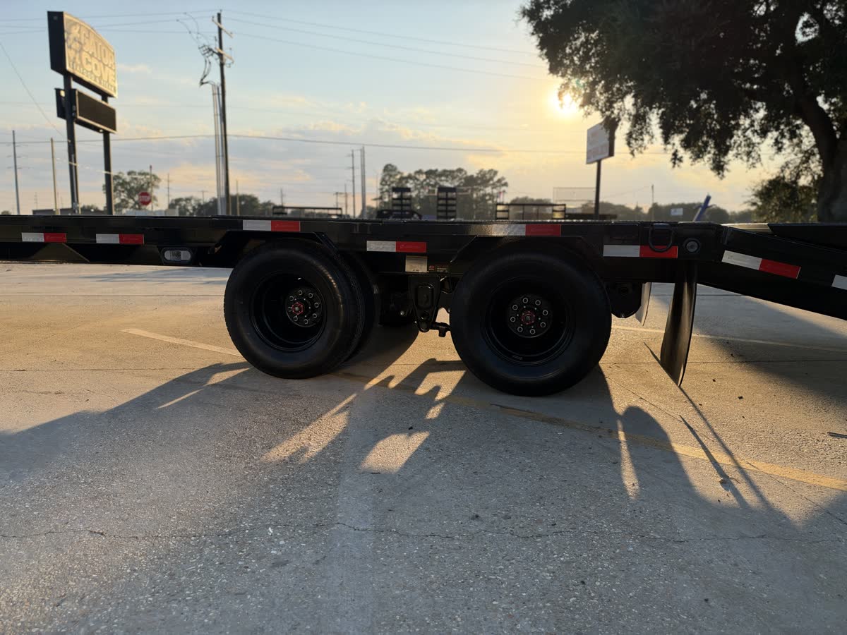 Load Trail 102x30 Low-Pro Gooseneck Trailer 24K, MAX Ramps, Black photo 12