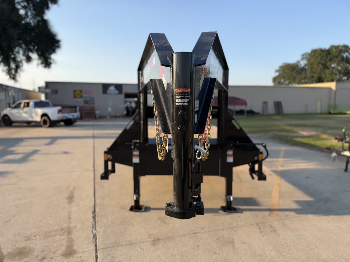 Load Trail 102x30 Low-Pro Gooseneck Trailer 24K, MAX Ramps, Black photo 13