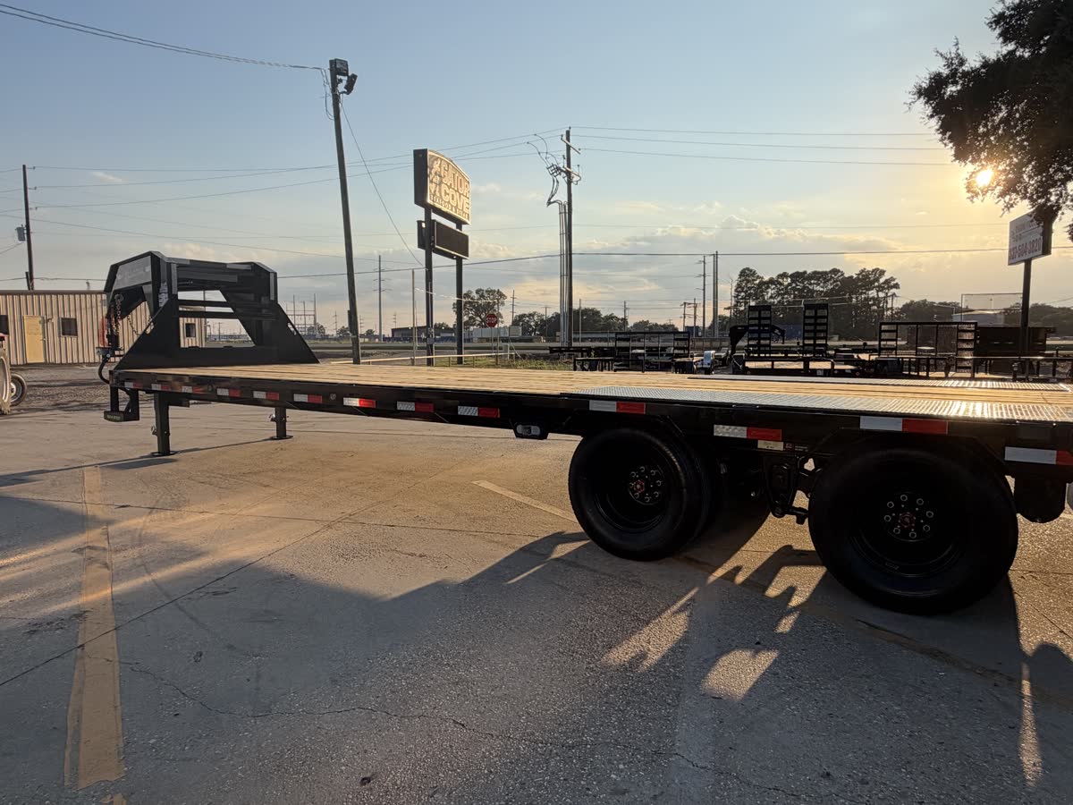 Load Trail 102x30 Low-Pro Gooseneck Trailer 24K, MAX Ramps, Black photo 4